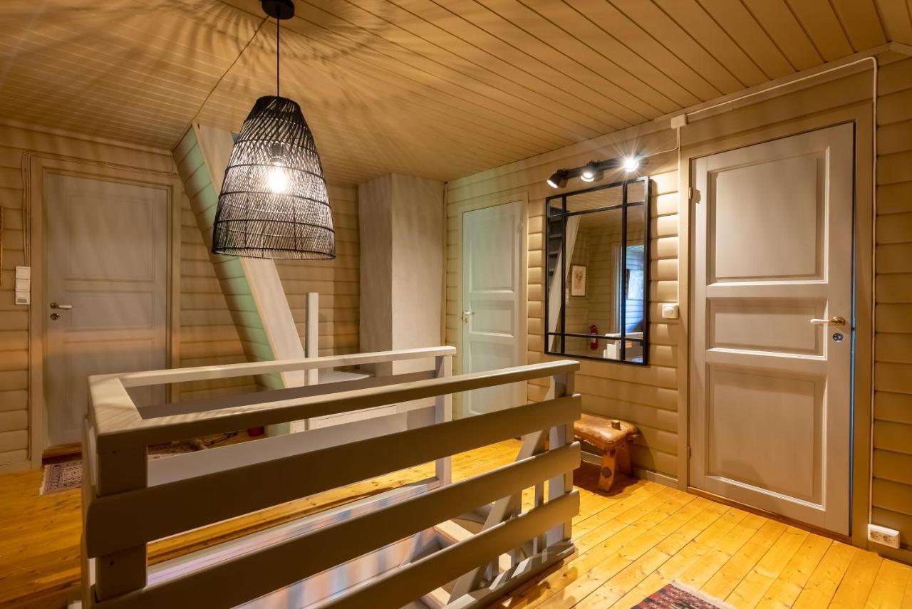 Villa Borgvag - A Unique Seafront Villa In The Heart Of Lofoten Bostad Екстериор снимка